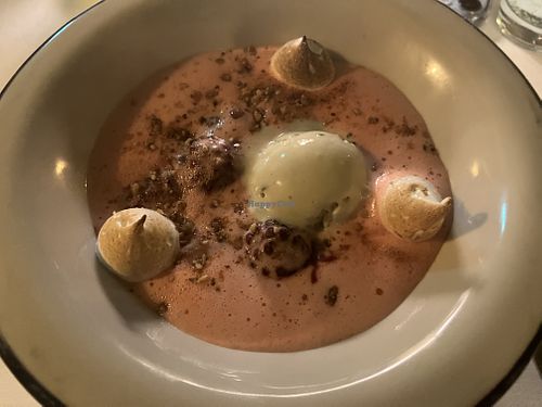 Pistache ijs met zomerfruit  at The SHOEGE in S-hertogenbosch