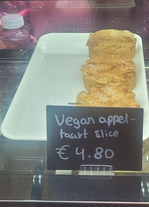 Vegan appeltaart at Sam's Bakery & Lunchroom in Gouda