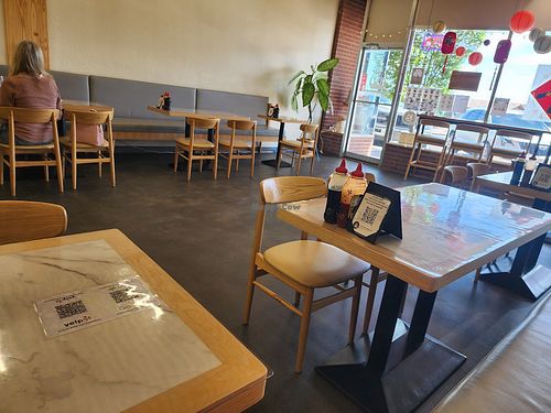 quiet 🎶 music at Shiitake Sizzle in Moses Lake