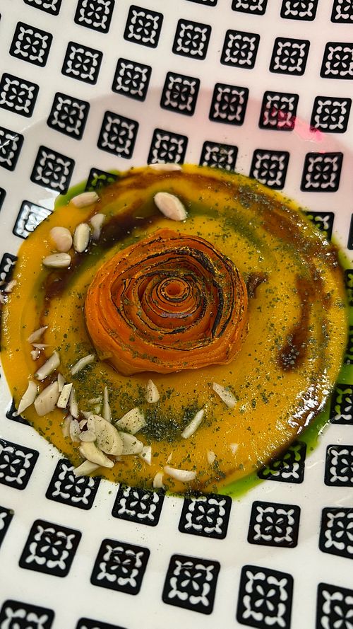 Roasted carrots, carrot purée, sweet and sour sauce, and almond crumble at Ristorante Rondò in Sarzana