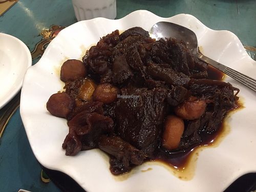Ginger stew with water chestnut and yellow ear mushroom at Benzhen Vegetarian in Hong Kong Island