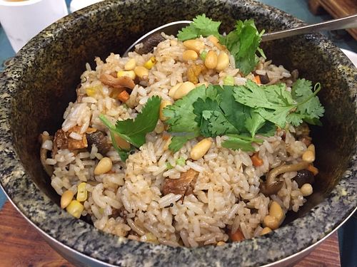 Fried rice in pot at Benzhen Vegetarian in Hong Kong Island