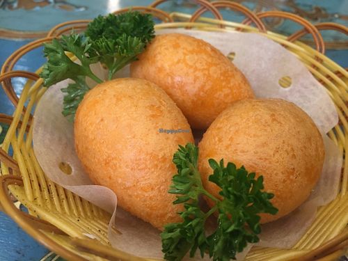 Deep fried dumplings at Benzhen Vegetarian in Hong Kong Island