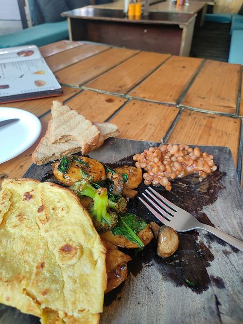 Vegan breakfast at Cafe Sunshine in Kasol
