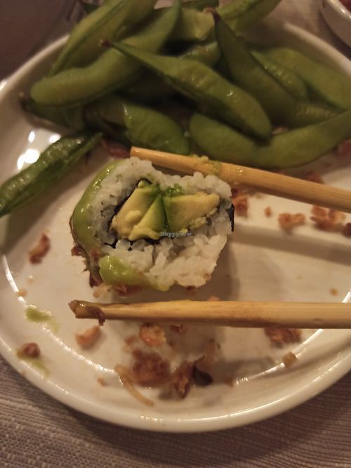Huramaki modificato: tolto il salmone resta avocado e granella di cipolle at Kaori Japanese Restaurant in Varedo