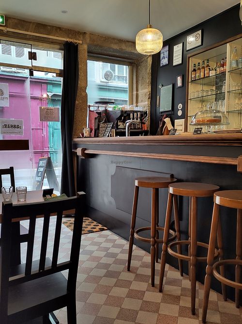 Eat-in space at CURIEUSES  in Dijon