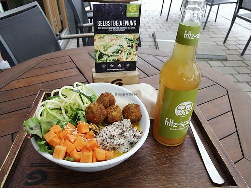 Vegane Falafel Bowl at Cognito in Erfurt