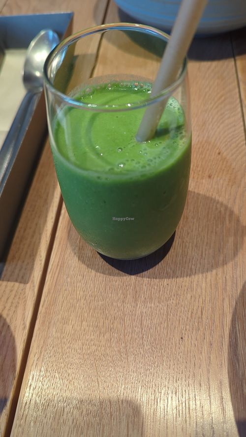 The daily green smoothie with Oat milk at RHC カフェ 熊本店 in Kumamoto