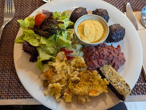 Main plate at Luz & Tierra in Malaga