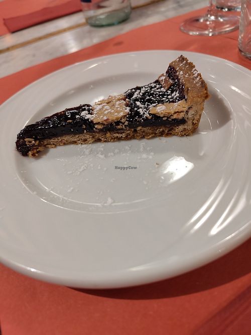 Tarte with jam at Strada Facendo a Padova in Padua