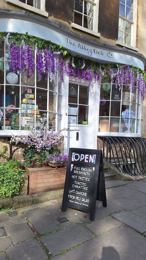 A Bridgerton shooting location 🐝❤️ at The Abbey Deli  in Bath