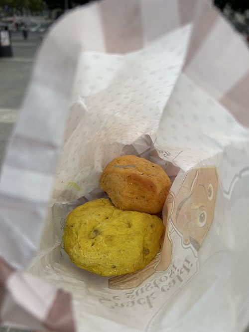 turmeric and tomato/balsamic focaccine  at Focaccina di Fabio e Denisia in Lecco