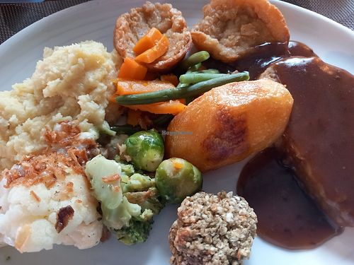 there were lots more veg in serving dishes. more than plenty for us both at Willoughby Arms in Alford