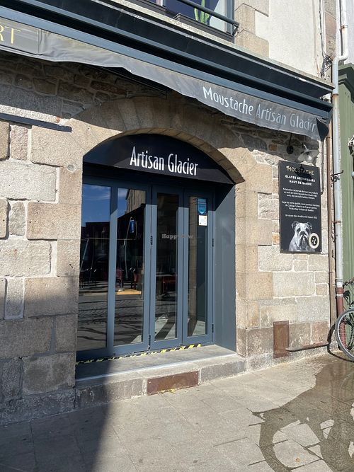  at Glaces Moustache in Roscoff