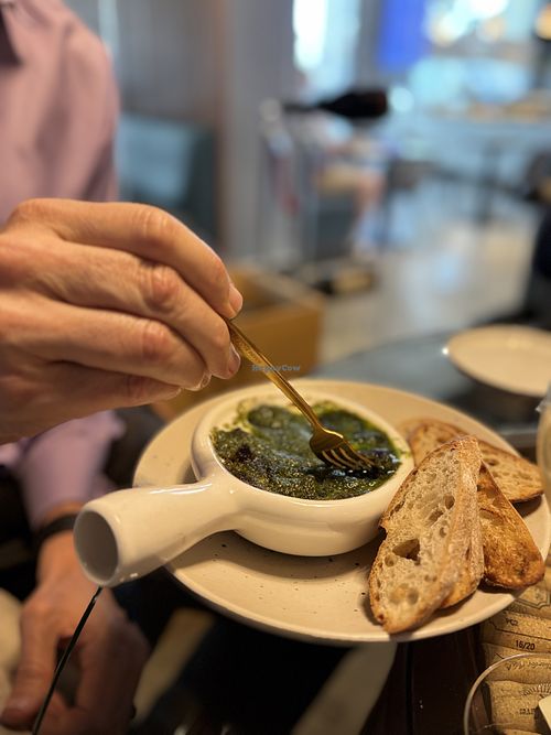 Slow-elegance  at La Cave in Pasadena