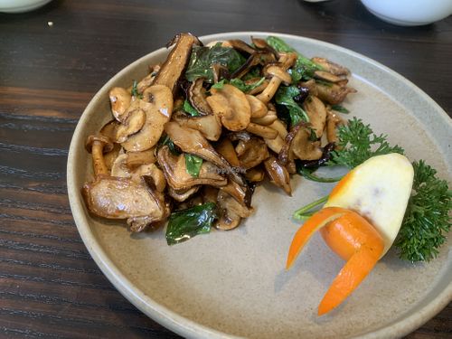 Stir fry mushrooms   at  YEELEN COOK - YEELEN·COOK·意庐夕餐 (大理大学店) in Dali
