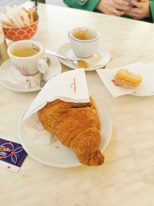 Wholegrain Croissant and cookie at Pasticceria Pontiggia Di Esposito Pietro Corrado in Lecco