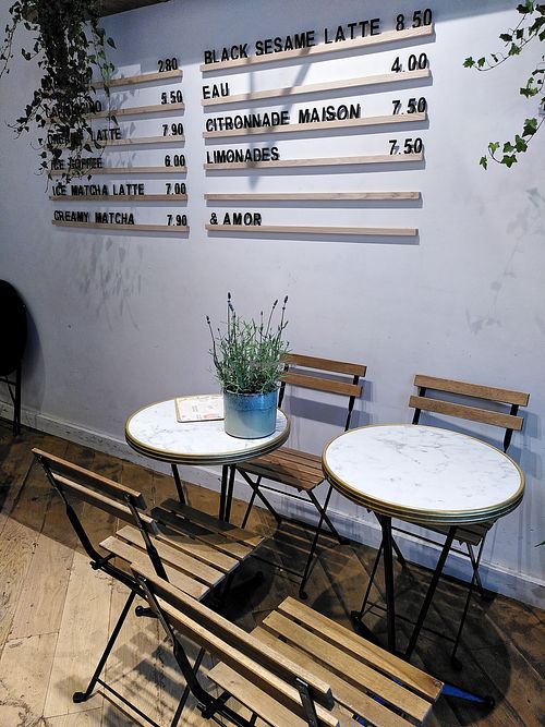 Eat-in space at Les Artizans - Coffee And Flower in Paris