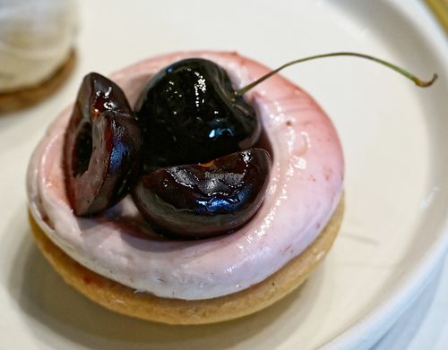 Black cherry/Tonka at Les Artizans - Coffee And Flower in Paris