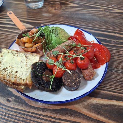 The vg Deli breakfast at The Deli at Castle Ashby in Northampton