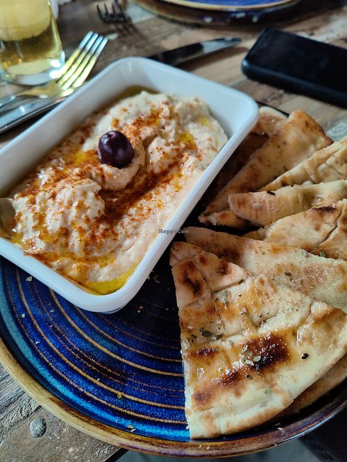 Hummus and flat bread at Souvlike in Cheddar