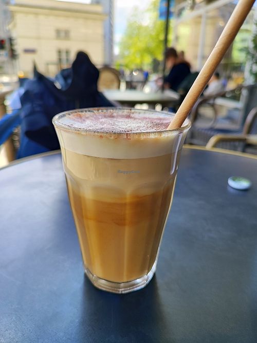 Oat milk iced cappuccino with vanilla flavor at Green Caffe Nero - Marszałkowska in Warsaw