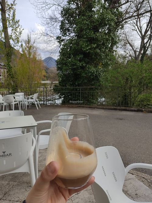 Café con leche de soja at Arazas in Broto