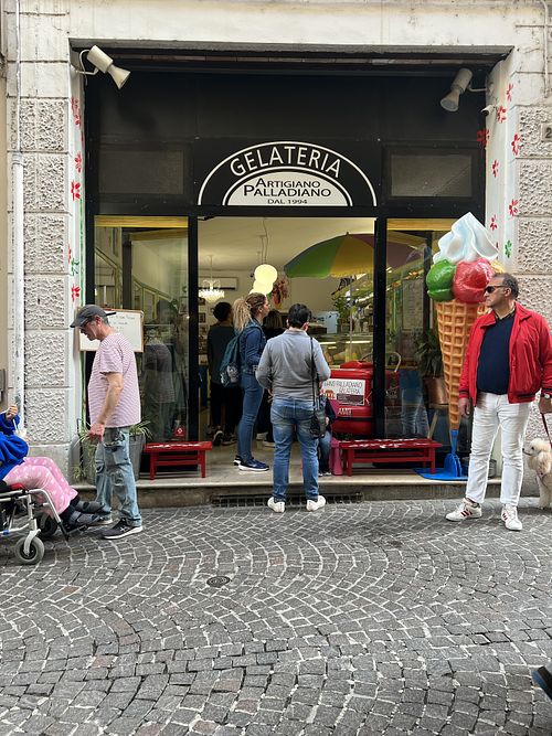 Facciata  at Gelateria Artigiano Palladiano dal 1994 in Vicenza