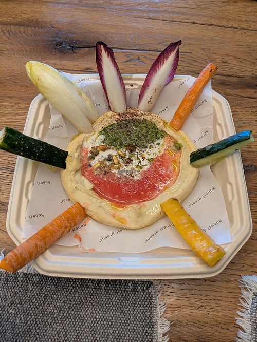 Humus and veggies at Honest Greens - Pozuelo in Madrid