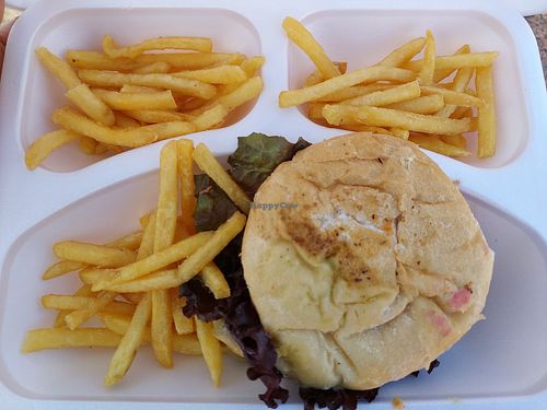 Burger Vegano (58,90) + package (4,50) + 10% = 69,74 BRL at Mariposa Pelourinho in Salvador