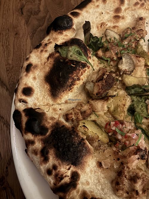 Vegansk pizza med jordskokk og cashew mozzarella   at Jungel Pizza - Torshov  in Oslo