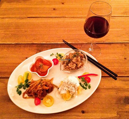 Chef's appetizers plate at Paprika Shokudo Vegan in Osaka