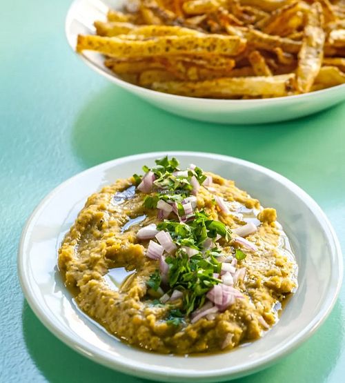 Yellow split peas (fava) and French fries at Mia Pirouniá in Rhodes