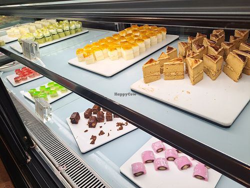 Desserts on display at Yuan Vegetarian Restaurant in New Taipei City