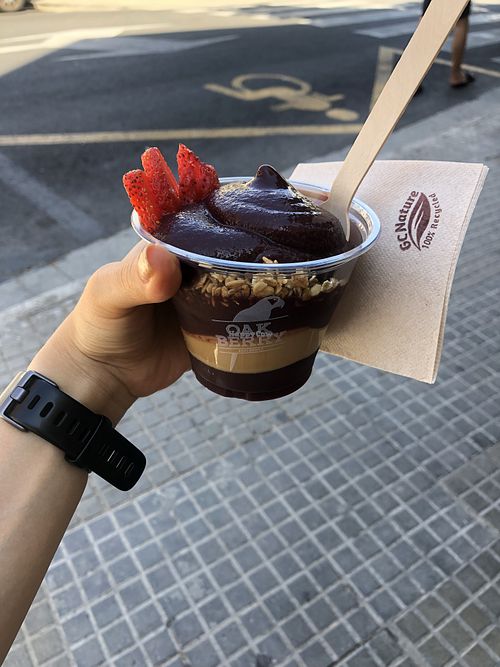 Smallest bowl with original granola, peanut butter and strawberries   at Oakberry - Can Pastilla in Mallorca