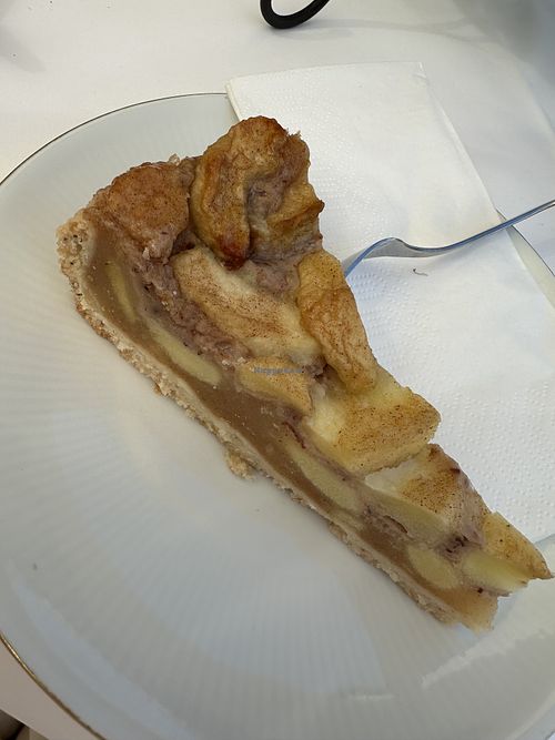 Veganer Apfel-Nusskuchen  at Landhaus Ettenbühl in Bad Bellingen