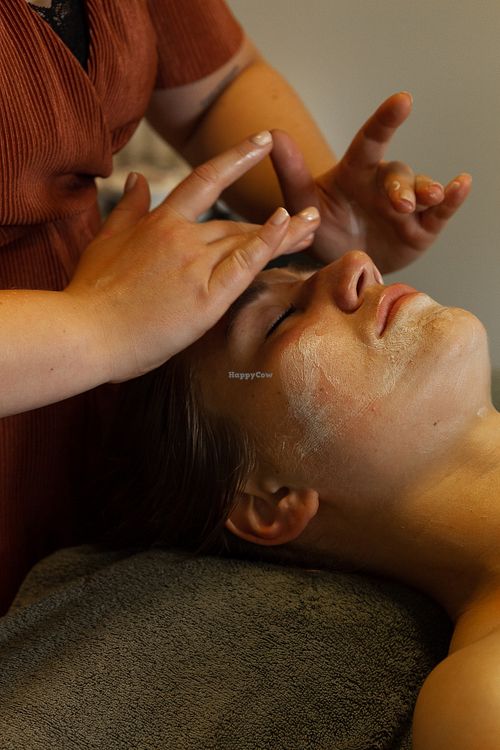 Natuurlijke gezichtsbehandeling at Ceder Baars - Holistische Schoonheidspraktijk in Nijmegen