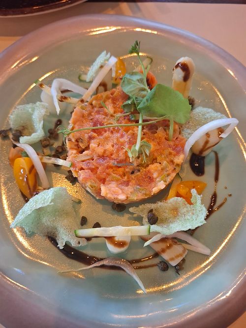 Tomaten tartaar met aspergekoppen, wasabicrunch en balsamico at Eetcafé De Barrier in Helmond