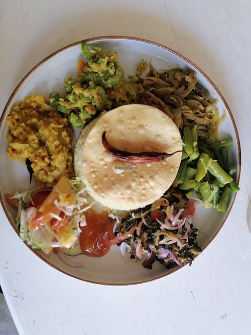 Selection of vegan curries at Olu Garden Cafe in Unawatuna
