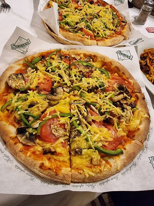 Pizza at Siciliana in Crete