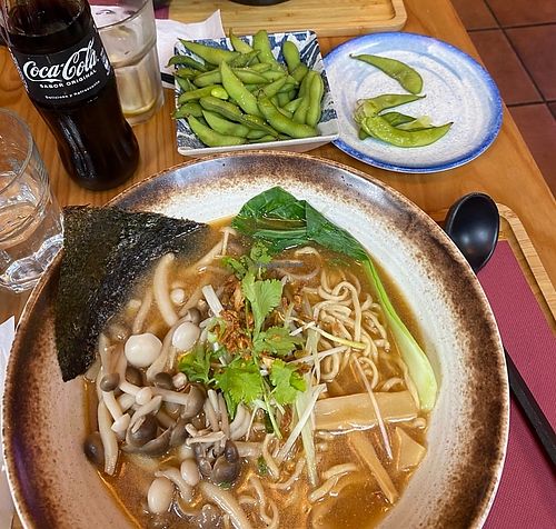 Edamame y ramen de setas.  at Ran Ramen in Vilanova I La Geltru