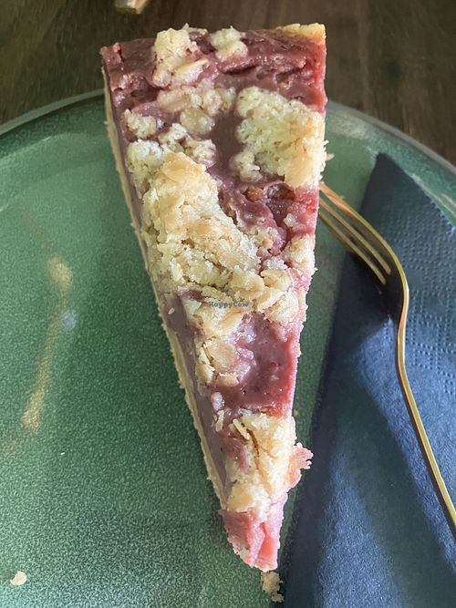 Blaubeer Crumble  at Leißing's Cafe & Bar in Ehrenfriedersdorf