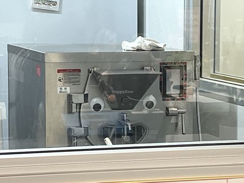Friendly machine!   at White Lyon in Corona