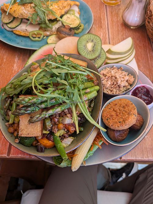 Veganes Frühstück 4/5 at Café GeSchmacKsachE  in Berlin