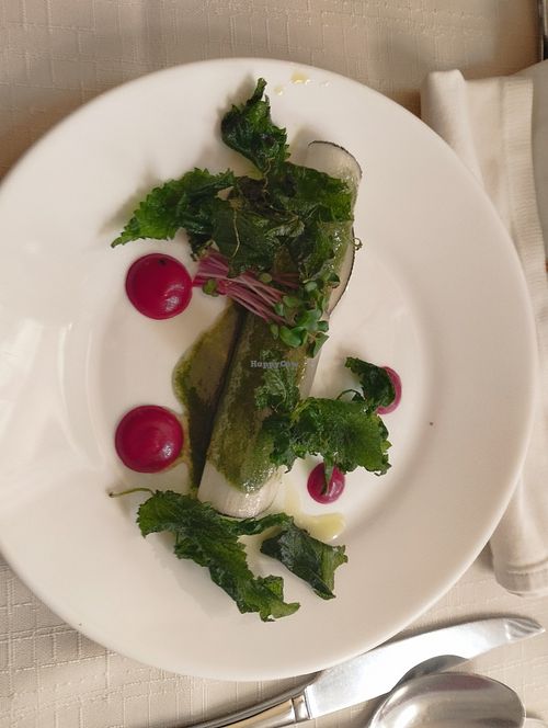 Slices of black radish with marinated beetroot and cardamom, nettle pesto with horseradish at Oštarija Herbelier in Dolenjske Toplice