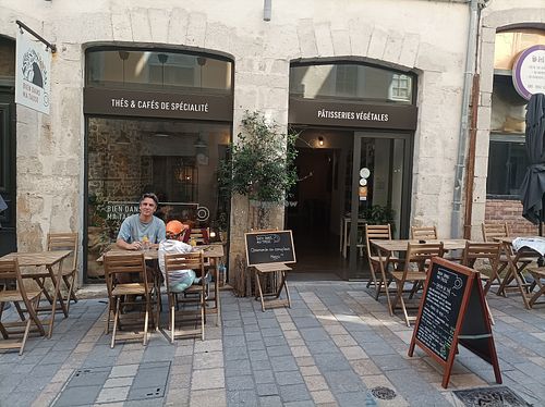 Vitrine at  Bien Dans Ma Tasse in Pau
