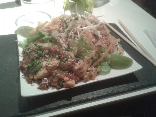 Grilled tofu salad at Noodle Bar in Montpellier