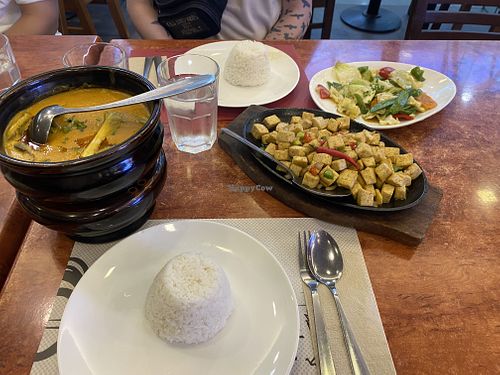 left: Kare-Kare without meat (contains peanut), middle: Sizzling Tofu without Mayonnaise, right: Chop Suey, at the top: one portion of rice. All was very delicious!!  at Max's Restaurant in Paranaque