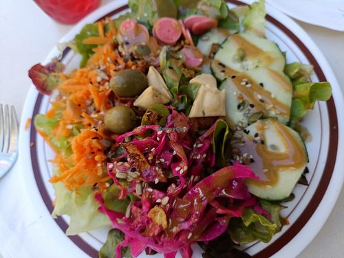 Petite salade vegan at Tartatata Café in Saint-etienne