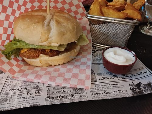 Vegan chicken burger at THE CORNER in Segovia